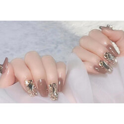 鄭州學(xué)美甲化妝培訓(xùn)班廠家,培訓(xùn)學(xué)校美甲生產(chǎn)廠家